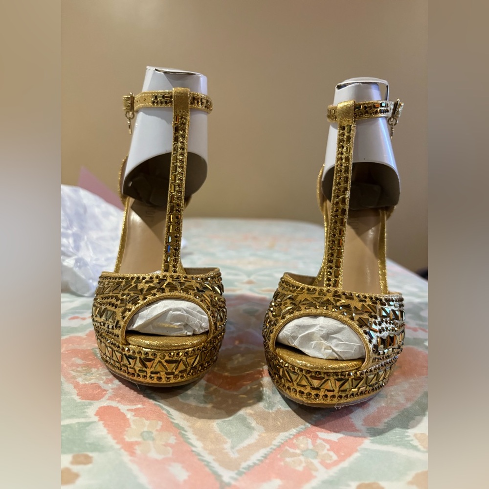 Thalia Sodi Pumps | Size: 5.5 | Color: Gold - Picture 5 of 6